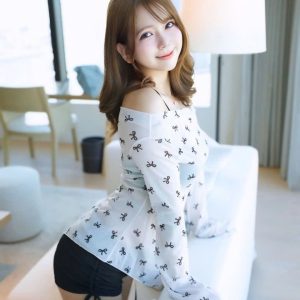 Miku – Japanese girl escort Singapore Orchard